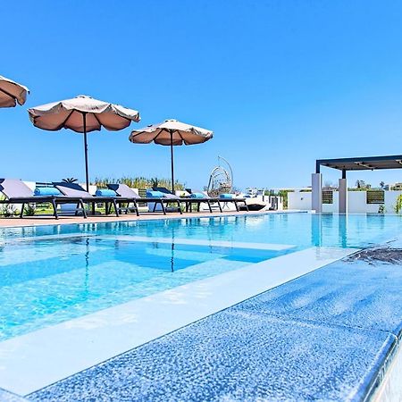 Villa Solaris Heated Pool & Jacuzzi 게오르기우폴리스 외부 사진