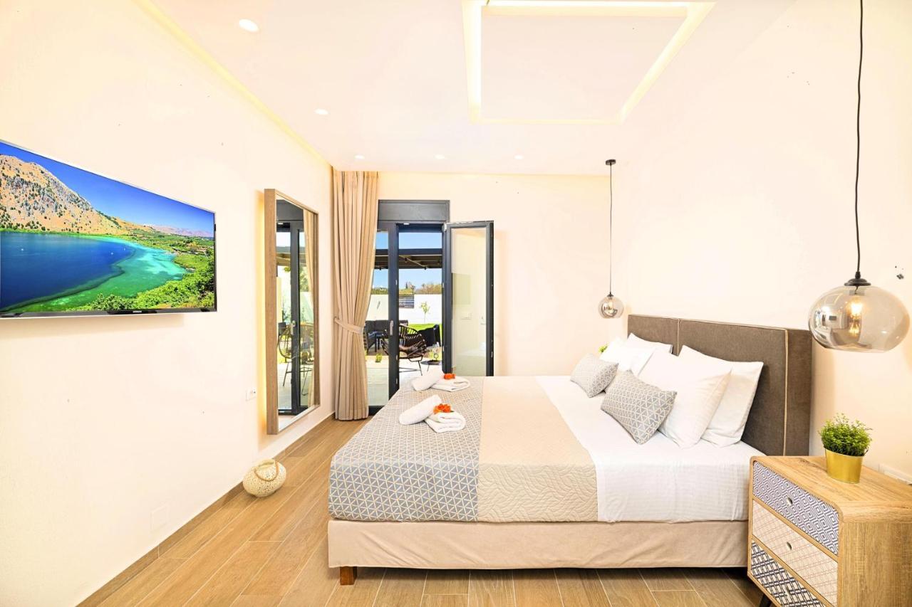 Villa Solaris Heated Pool & Jacuzzi 게오르기우폴리스 외부 사진